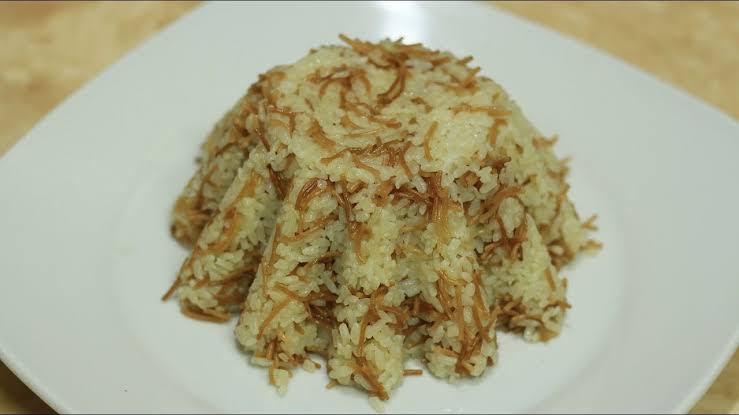 طريقة عمل الأرز بالشعرية للشيف نجلاء