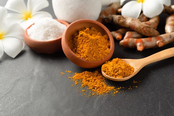 ماسك الكركم والنشا