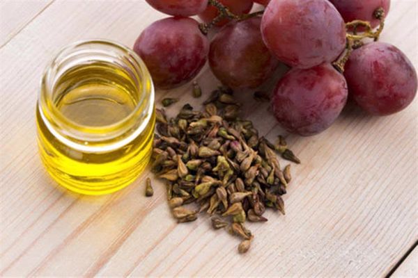 زيت بذور العنب للشعر