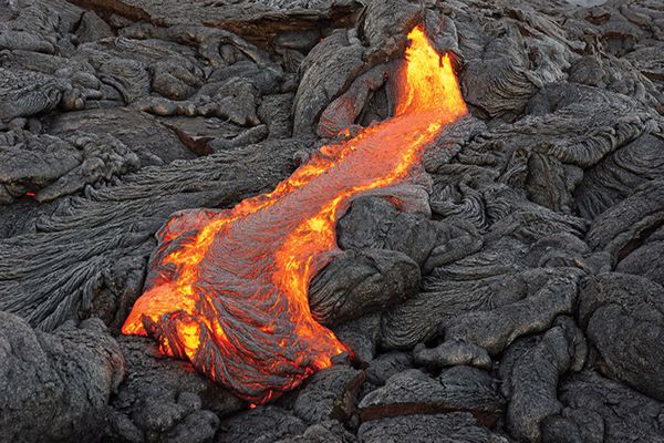 أضرار البراكين