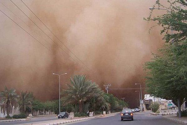 سبب الغبار في الجو