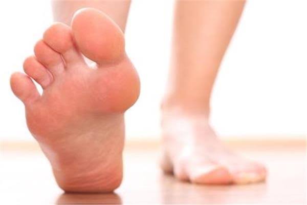 أسباب حرارة باطن القدم