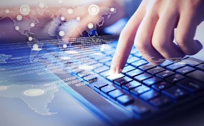 مكونات قاعدة البيانات