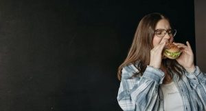 كيفية التخلص من العادات السيئة واستبدالها بعادات إيجابية