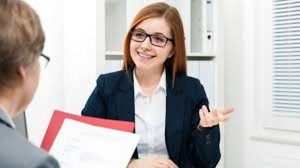 كيف يمكنني الاستعداد لمقابلة عمل؟