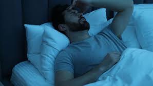 ما سبب عدم القدرة على النوم رغم النعاس