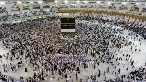 تهنئة بسلامة العودة من الحج