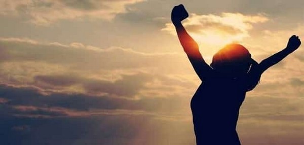 لماذا تعتبر الثقة بالنفس مفتاحًا للنجاح والسعادة