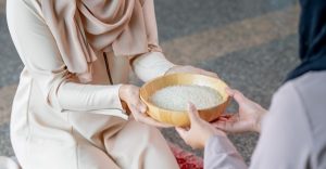 كم سعر زكاة الفطر للشخص الواحد بالريال السعودي؟