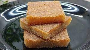 طريقة عمل نص كيلو سميد بسبوسة بالزبادي