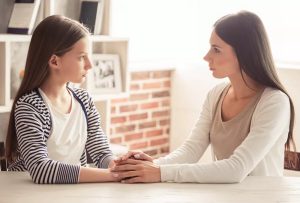 نصائح في تربية البنات المراهقات
