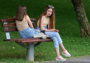 كيف أتعامل مع ابنتي المراهقة التي لا تحترمني؟