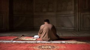 كيف تساعدك الصلاة على تجاوز القلق