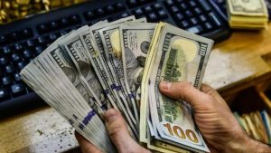 كيف ربحت أول 100 دولار من الإنترنت بدون رأس مال