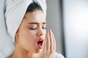 علاج رائحة الفم الكريهة من المعدة