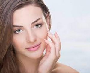 كيف أجعل وجهي صافياً في البيت؟