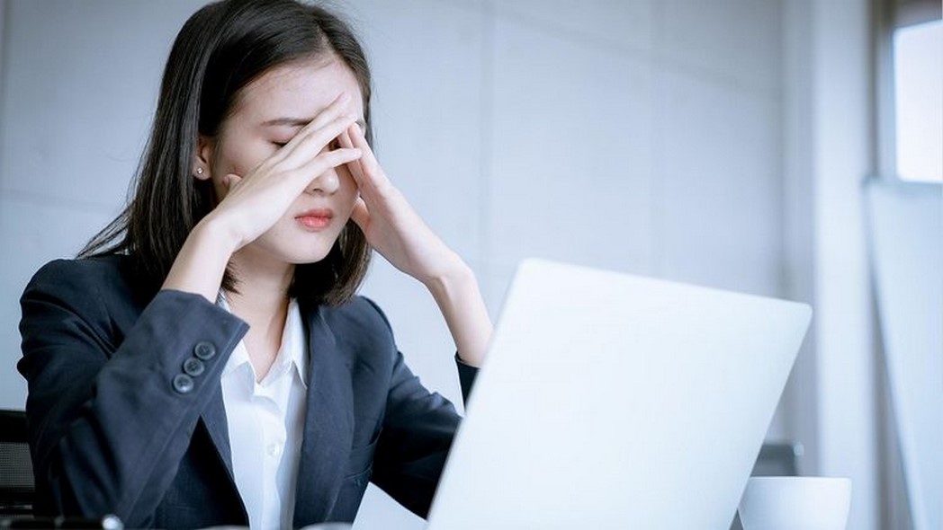 علامات على أن صحتك النفسية تحتاج إلى راحة عاجلة