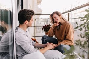 اسباب الفتور العاطفي بين الأزواج وطرق علاجه