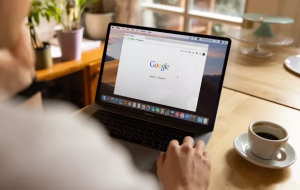 كيف تستخدم ادوات الذكاء الاصطناعي لكتابة مقالات SEO جاهزة