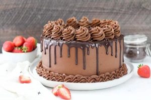طريقة عمل تورتة الشوكولاتة في البيت خطوة بخطوة