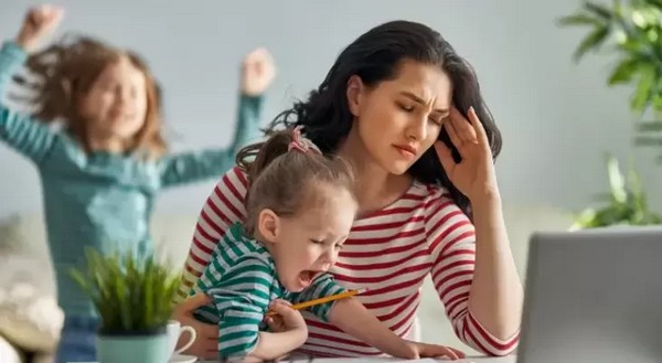 كيف توازن بين العمل وتربية الأبناء