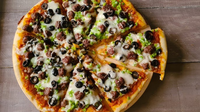 طريقة عمل البيتزا الايطالية الاصلية في البيت بسهولة