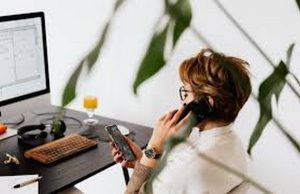 كيف توازن المرأة بين العمل والمنزل؟