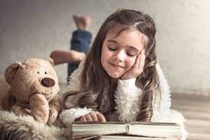 طرق فعالة لجعل طفلك يحب القراءة دون اجبار
