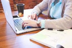 كيف تنشئ دورة تدريبية وتربح منها شهريا