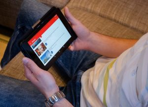 كيف اجعل قناتي تظهر في البحث؟
