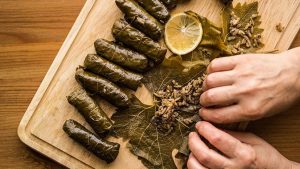 ماذا نضع على ورق العنب حتى ينضج بسرعة؟