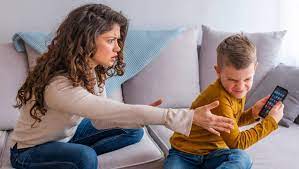 ما هو أفضل عقاب للطفل العنيد؟