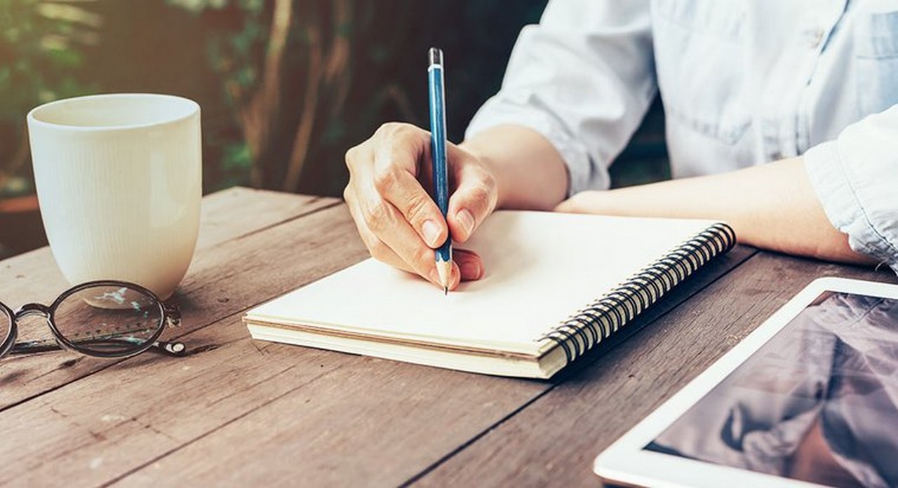 افضل طرق الربح من كتابة المقالات باللغة العربية للمبتدئين