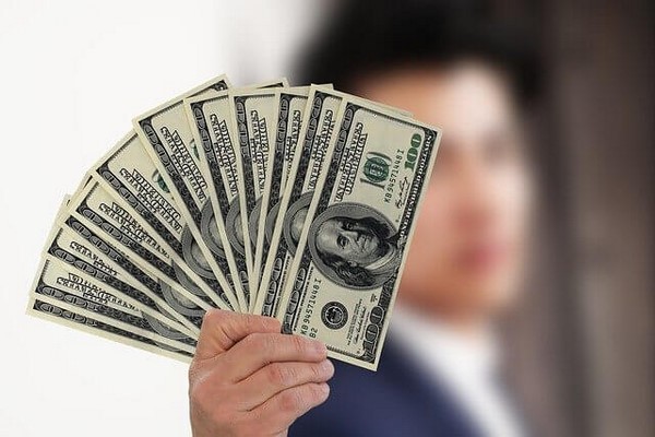 كيف تحقق اول 1000 دولار من العمل اونلاين