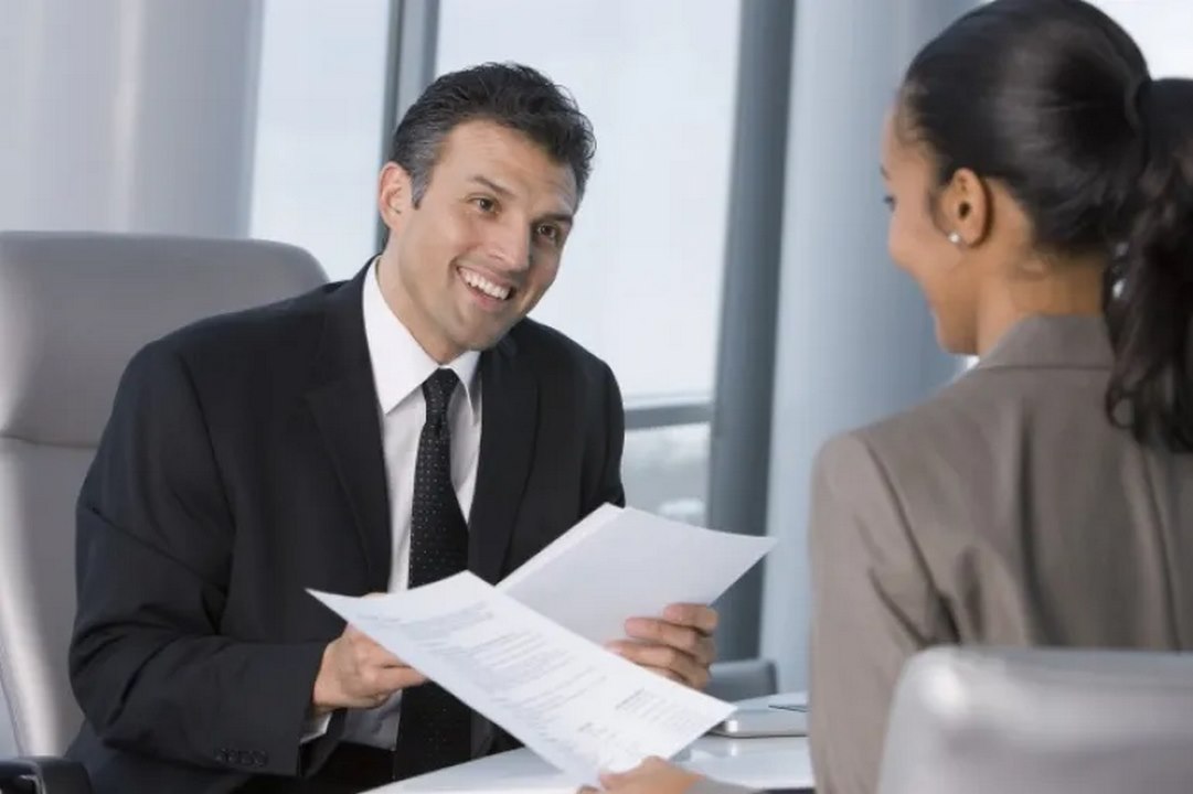 كيف تبني سيرة ذاتية احترافية باستخدام ادوات مجانية