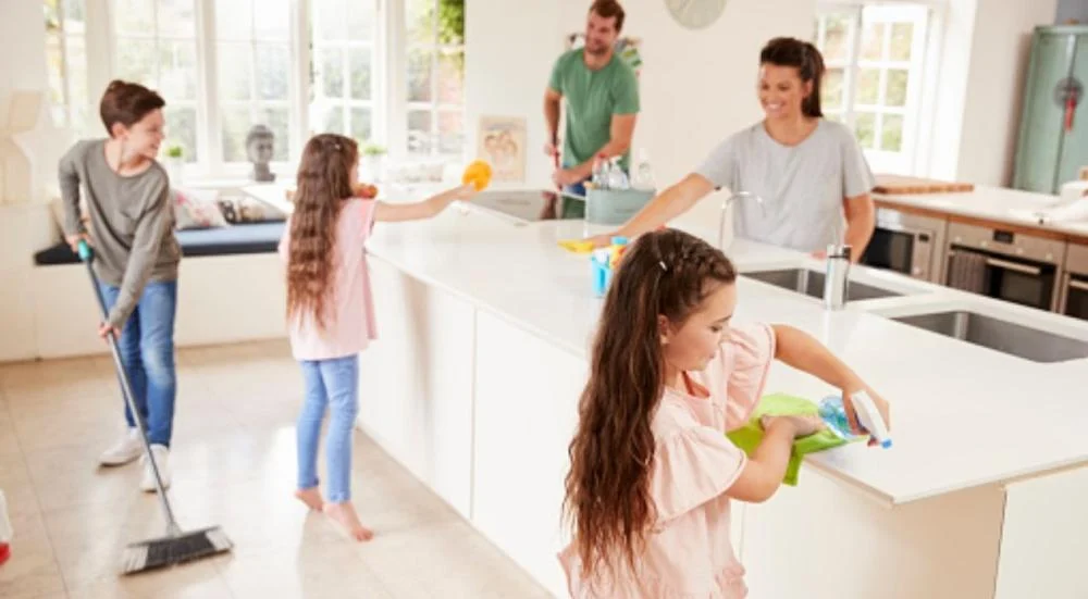 كيف تنظف بيتك باستخدام خطة 15 دقيقة يوميًا