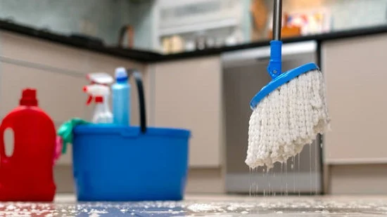 كيف تنظف بيتك في 15 دقيقة قبل زيارة مفاجئة