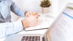 الفرق بين الوظائف التقليدية والوظائف الرقمية في العالم العربي