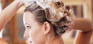 كيف تختار شامبو مناسب لنوع شعرك بدون مواد ضارة