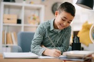 كيف أساعد ابني على التركيز وعدم النسيان؟