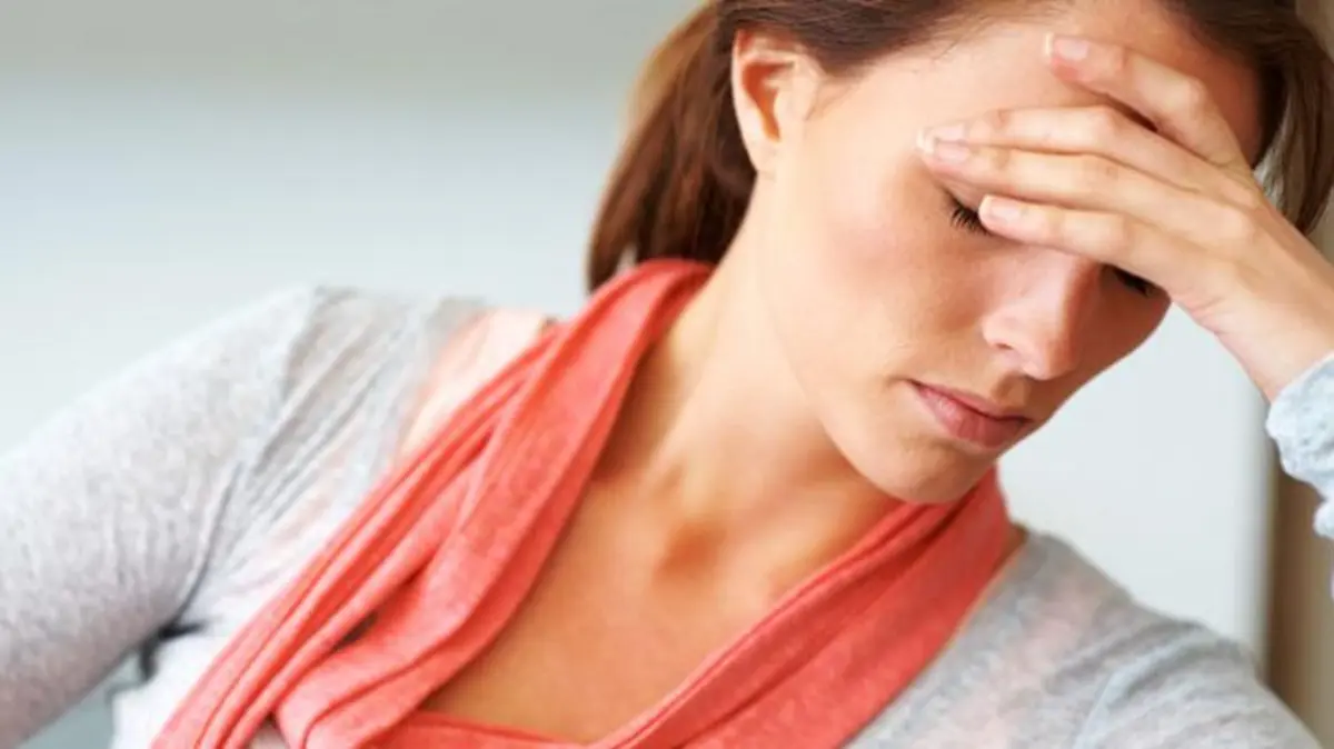 أسباب الصداع المستمر وكيف تتخلص منه بدون مسكنات