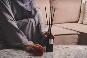ما هو الشيء الذي يمتص الرائحة من البيوت؟