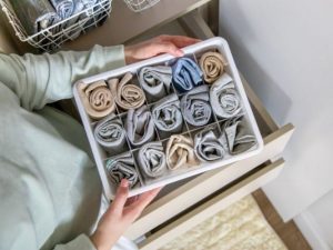 ما هي قاعدة 70/30 في اختيار الملابس؟