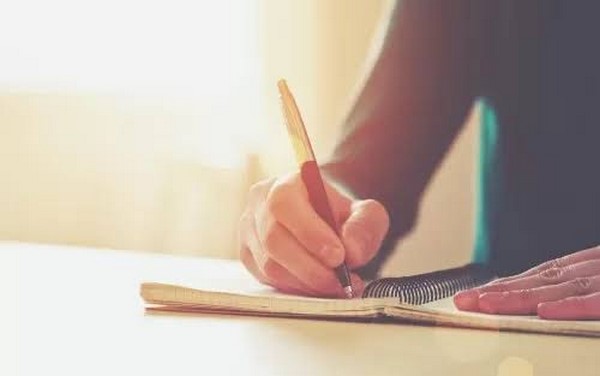 فن التعبير الأدبي أسرار تجعل كتاباتك أكثر تأثيرًا