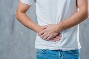 اسباب الم المعدة بعد الأكل وكيفية علاجه