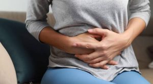 أين توجد أماكن نغزات القولون؟